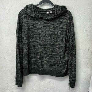 Gap large sweater, hooded black gray